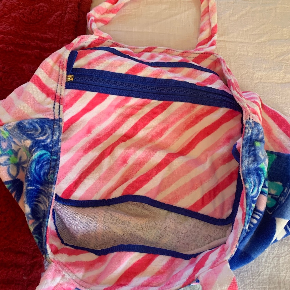 Lilly Pulitzer Nantucket’s beach terrycloth destination, tote AND zip pouch NWT - Picture 5 of 9